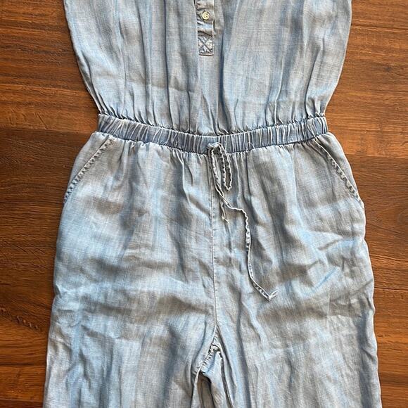 Cisono Pre loved Sleeveless Jumpsuit with Pockets in a thin Denim fabric. - Picture 4 of 9